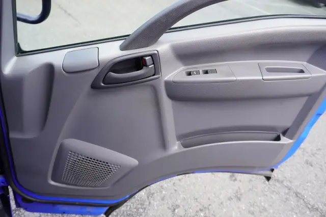 いすゞ エルフ TRG-NMR85R(2WD)の写真31