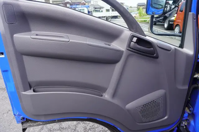 いすゞ エルフ TRG-NMR85R(2WD)の写真36