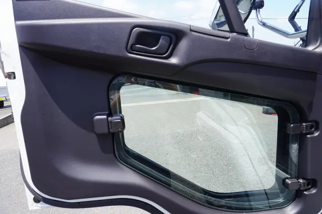 三菱 キャンター 2KG-FK62FZ(2WD)の写真42