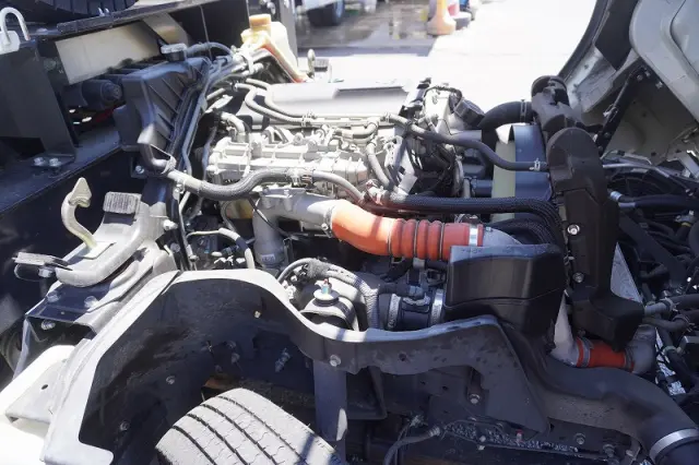 三菱 キャンター TPG-FEA50(2WD)の写真15