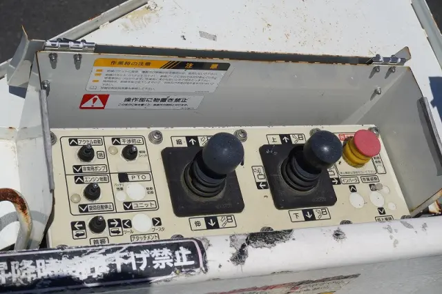 三菱 キャンター TPG-FEA50(2WD)の写真32