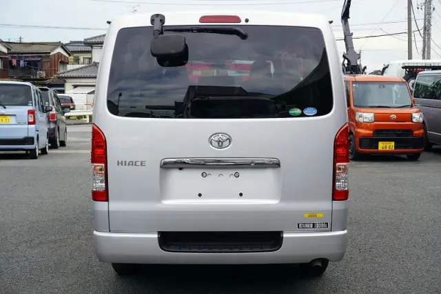 トヨタ ハイエースバン CBF-TRH200V(2WD)の写真4
