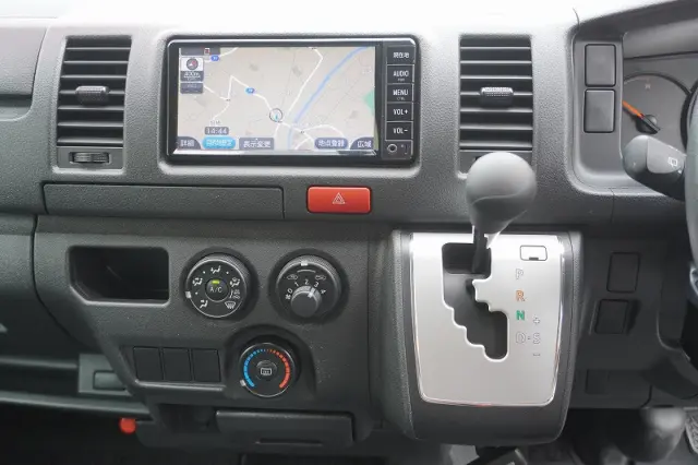 トヨタ ハイエースバン CBF-TRH200V(2WD)の写真31