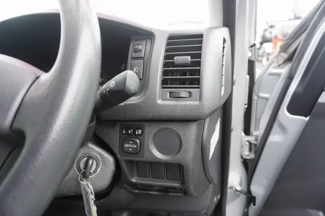 トヨタ ハイエースバン CBF-TRH200V(2WD)の写真33