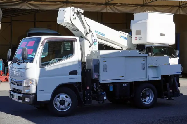 三菱 キャンター TPG-FEA50(2WD)の写真1