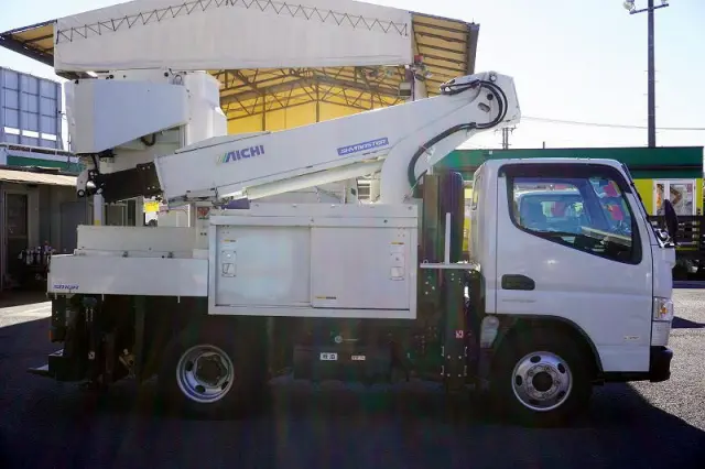 三菱 キャンター TPG-FEA50(2WD)の写真5