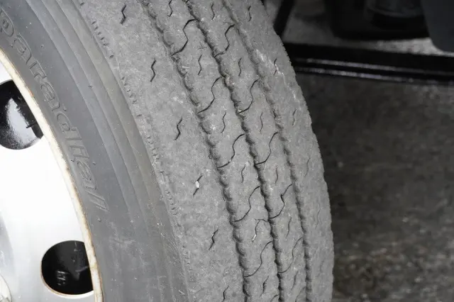 いすゞ フォワード SKG-FRR90S1(2WD)の写真9