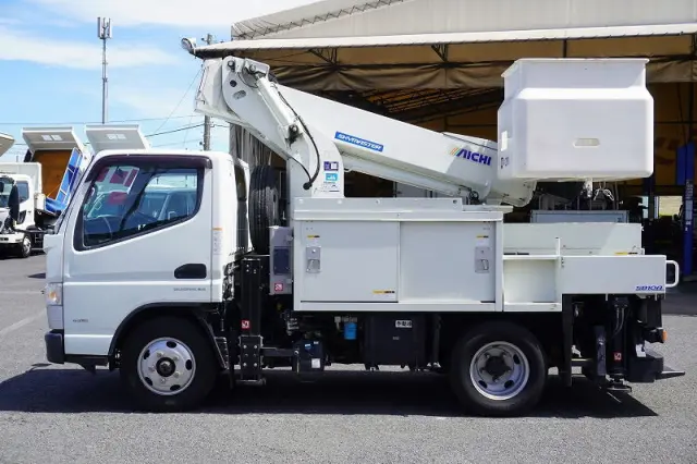 三菱 キャンター TPG-FEA50(2WD)の写真3