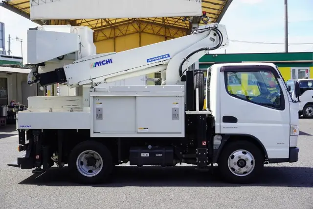 三菱 キャンター TPG-FEA50(2WD)の写真5