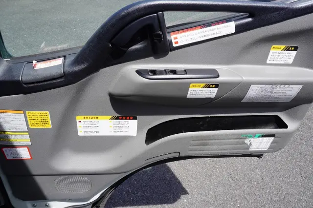 三菱 キャンター TPG-FEA50(2WD)の写真43