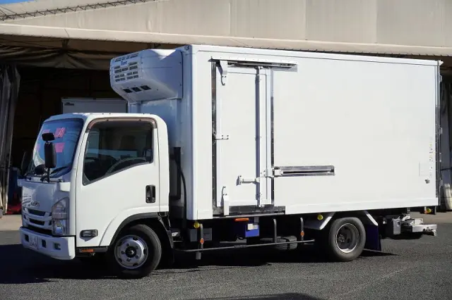 いすゞ エルフ TPG-NPR85AN(2WD)の写真1