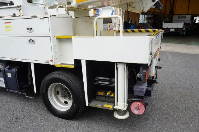 いすゞ エルフ TPG-NKR85AN(2WD)の写真18