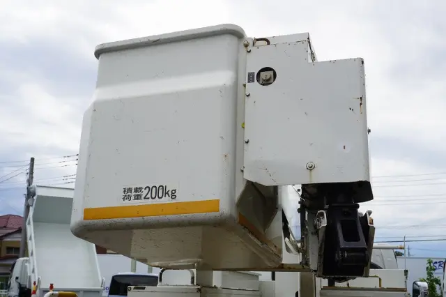 いすゞ エルフ TPG-NKR85AN(2WD)の写真23