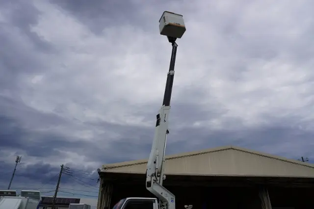 いすゞ エルフ TPG-NKR85AN(2WD)の写真30