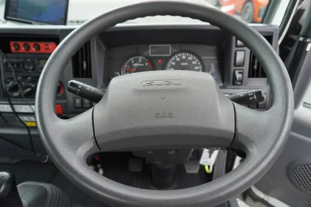 いすゞ エルフ TPG-NKR85AN(2WD)の写真34