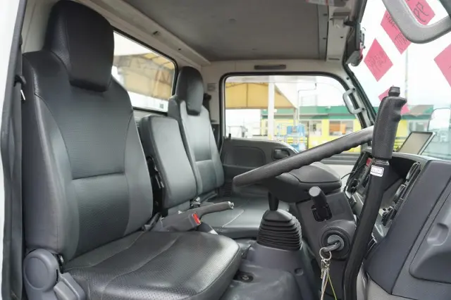 いすゞ エルフ TPG-NKR85AN(2WD)の写真40