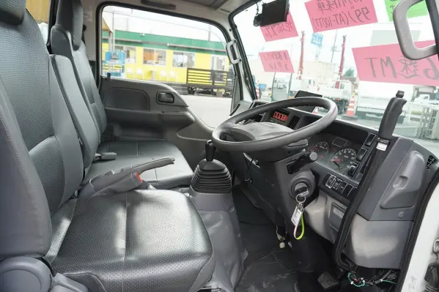 いすゞ エルフ TPG-NKR85AN(2WD)の写真41