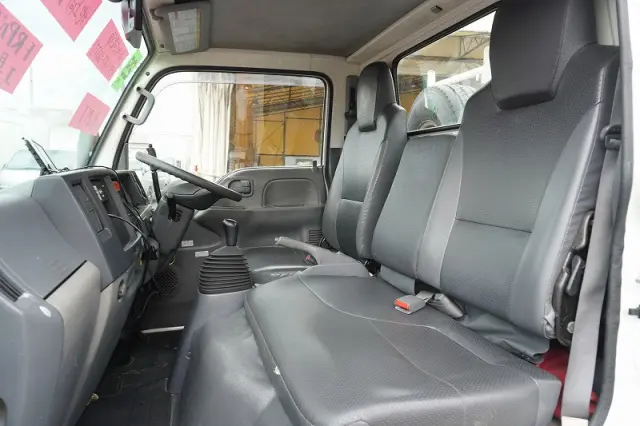 いすゞ エルフ TPG-NKR85AN(2WD)の写真43