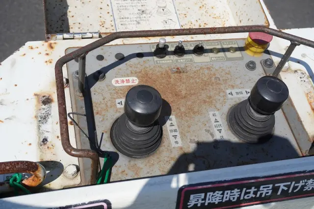 いすゞ エルフ TPG-NKR85AN(2WD)の写真26