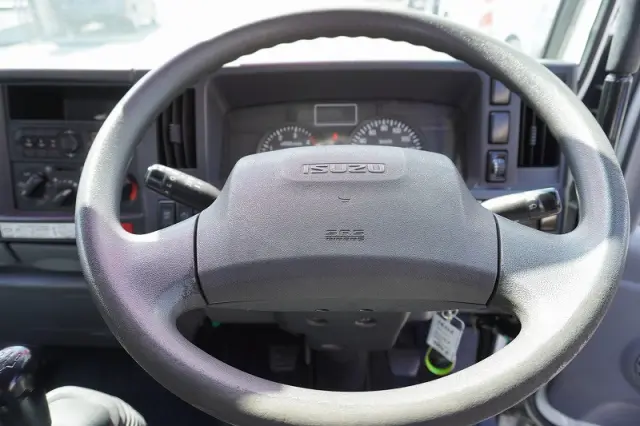 いすゞ エルフ TPG-NKR85AN(2WD)の写真33