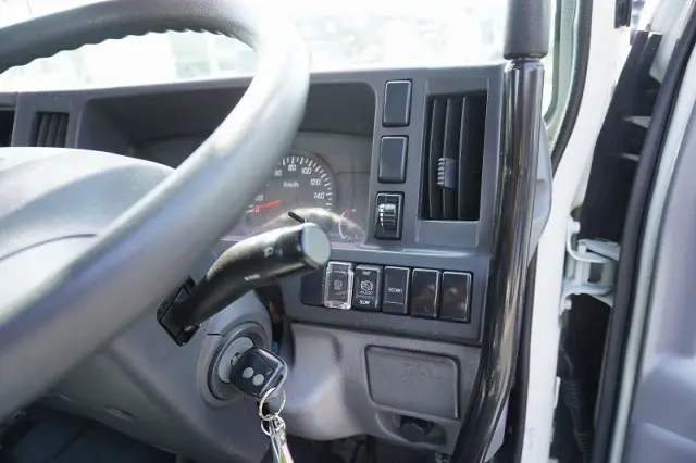 いすゞ エルフ TPG-NKR85AN(2WD)の写真36