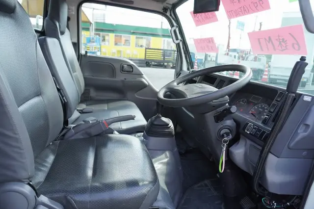 いすゞ エルフ TPG-NKR85AN(2WD)の写真40