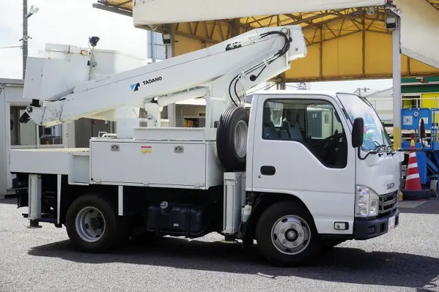 いすゞ エルフ TPG-NKR85AN(2WD)の写真6