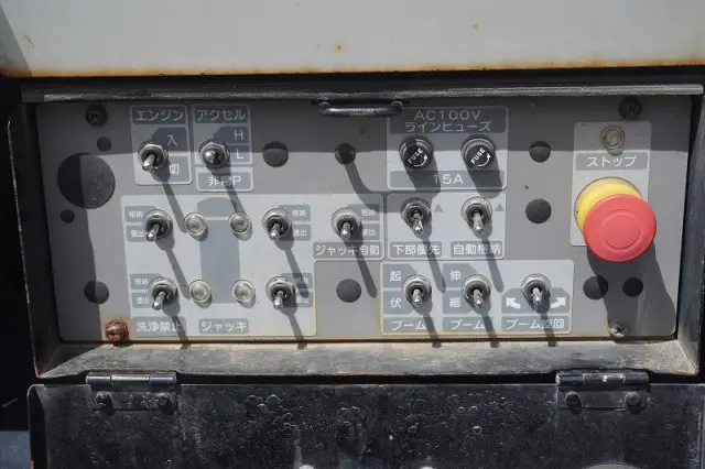 いすゞ エルフ TPG-NKR85AN(2WD)の写真32