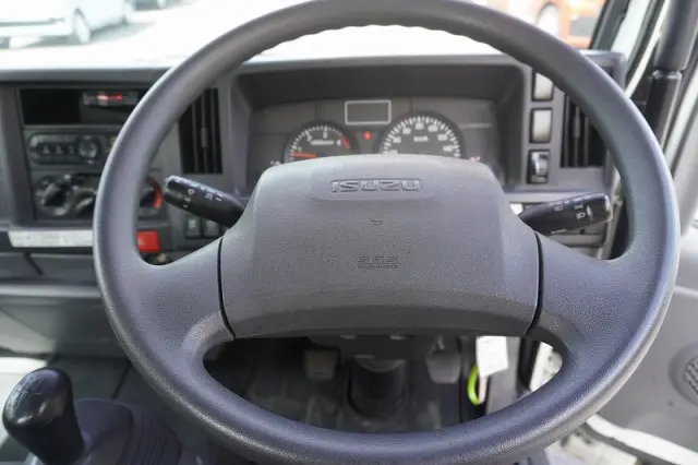 いすゞ エルフ TPG-NKR85AN(2WD)の写真35