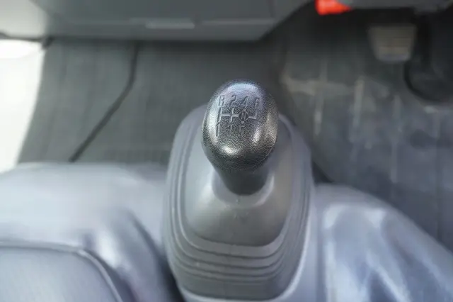 いすゞ エルフ TPG-NKR85AN(2WD)の写真36