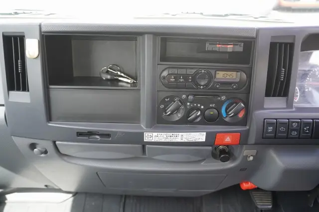 いすゞ エルフ TPG-NKR85AN(2WD)の写真37