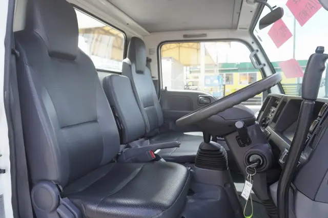 いすゞ エルフ TPG-NKR85AN(2WD)の写真41