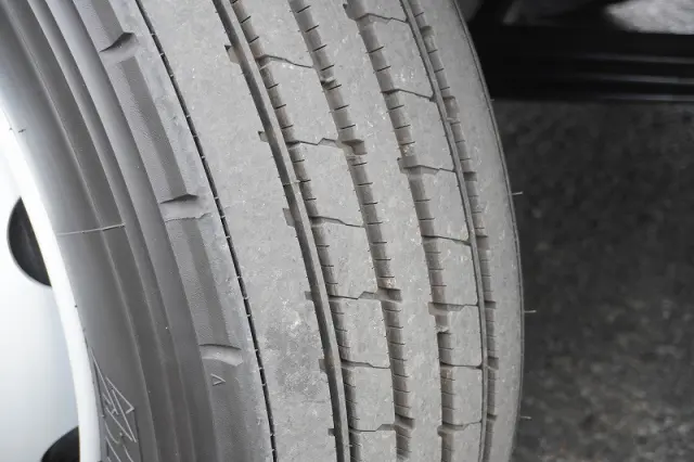 三菱 ファイター 2KG-FK62FZ(2WD)の写真9