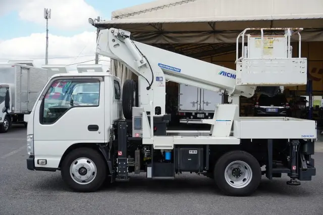 いすゞ エルフ TPG-NKR85AN(2WD)の写真3