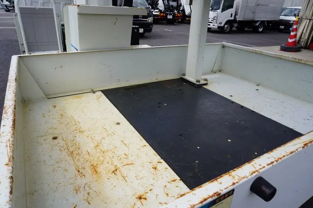 いすゞ エルフ TPG-NKR85AN(2WD)の写真19