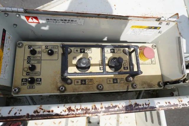 いすゞ エルフ TPG-NKR85AN(2WD)の写真26