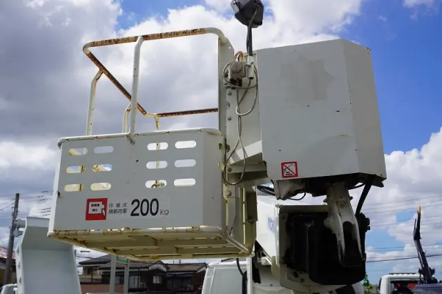 いすゞ エルフ TPG-NKR85AN(2WD)の写真27