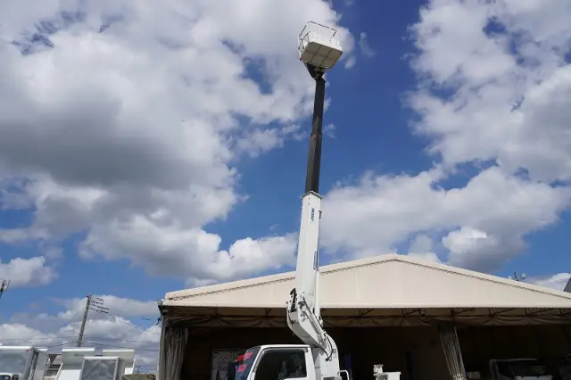 いすゞ エルフ TPG-NKR85AN(2WD)の写真30