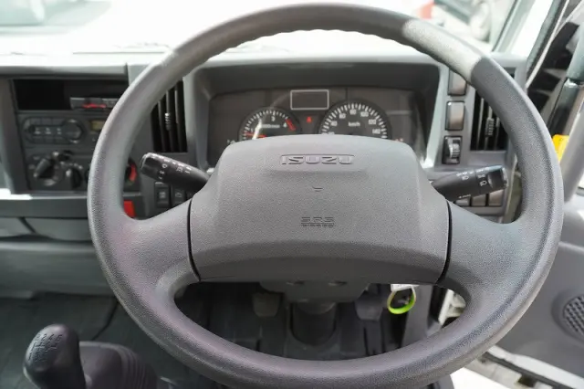 いすゞ エルフ TPG-NKR85AN(2WD)の写真33