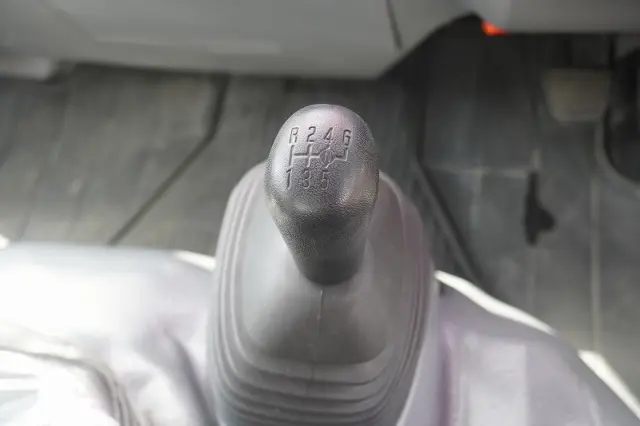 いすゞ エルフ TPG-NKR85AN(2WD)の写真34