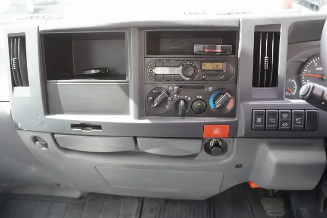 いすゞ エルフ TPG-NKR85AN(2WD)の写真35