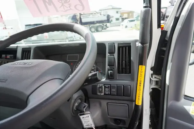 いすゞ エルフ TPG-NKR85AN(2WD)の写真37