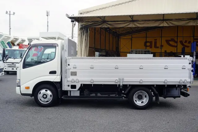 トヨタ ダイナ 2RG-XZU645(2WD)の写真3