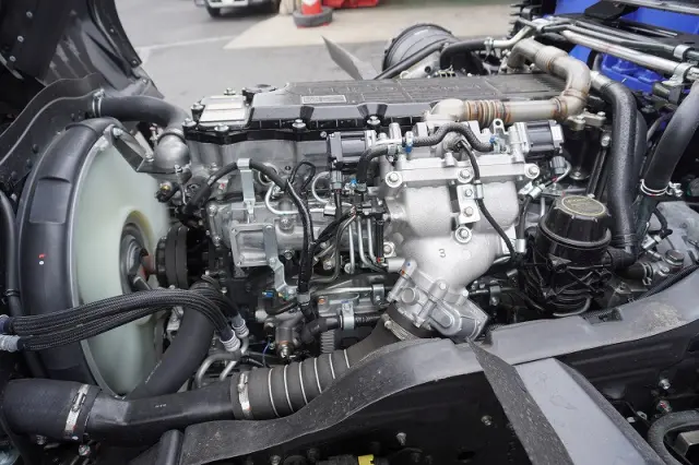 三菱 ファイター 2DG-FQ62F(6x4)の写真15