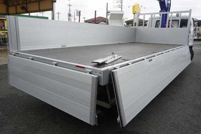 三菱 ファイター 2DG-FQ62F(6x4)の写真24