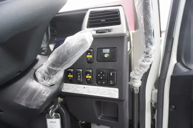 三菱 ファイター 2DG-FQ62F(6x4)の写真39