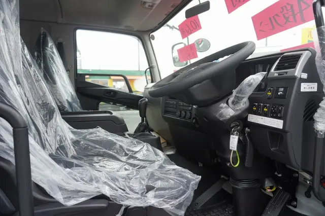 三菱 ファイター 2DG-FQ62F(6x4)の写真43