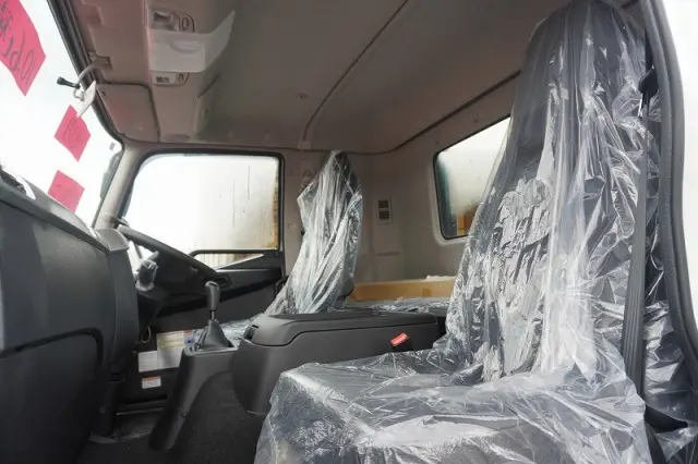 三菱 ファイター 2DG-FQ62F(6x4)の写真45