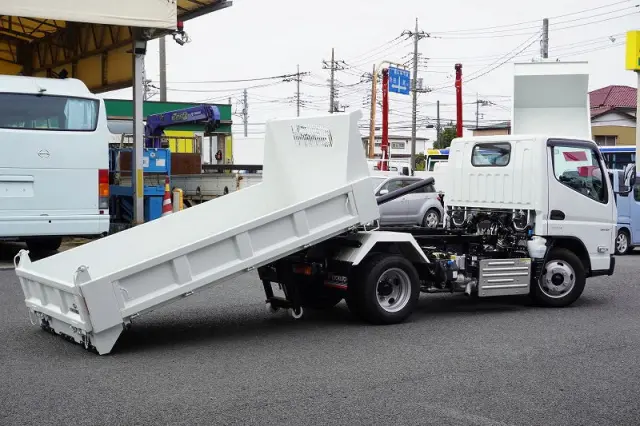 三菱 キャンター 2RG-FBA60(2WD)の写真9