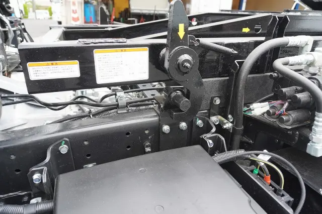 三菱 キャンター 2RG-FBA60(2WD)の写真13